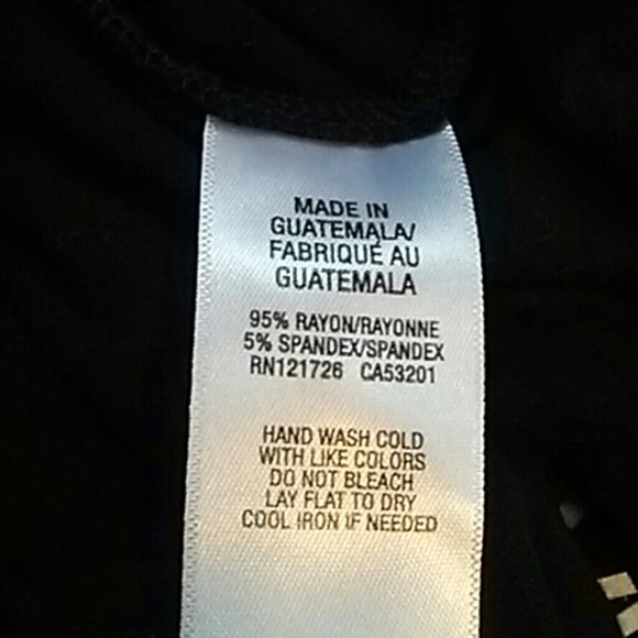 🌟 Bethany Mota Hibernating Graphic Crop Top - Picture 3 of 4